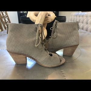 Eileen Fisher Vero Cuoio booties w/ zipper 8.5